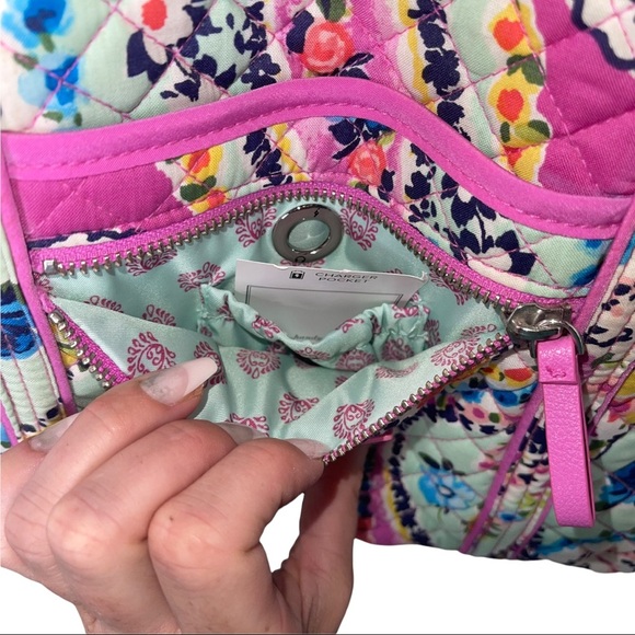 VERA BRADLEY RETIRED Wildflower Paisley Iconic Small Vera Tote - Picture 4 of 8